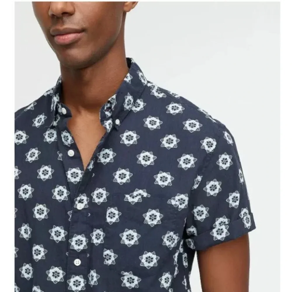 J.‎ Crew Men’s Navy Floral Organic Cotton Button-Up 2 Pocket Size Mediun